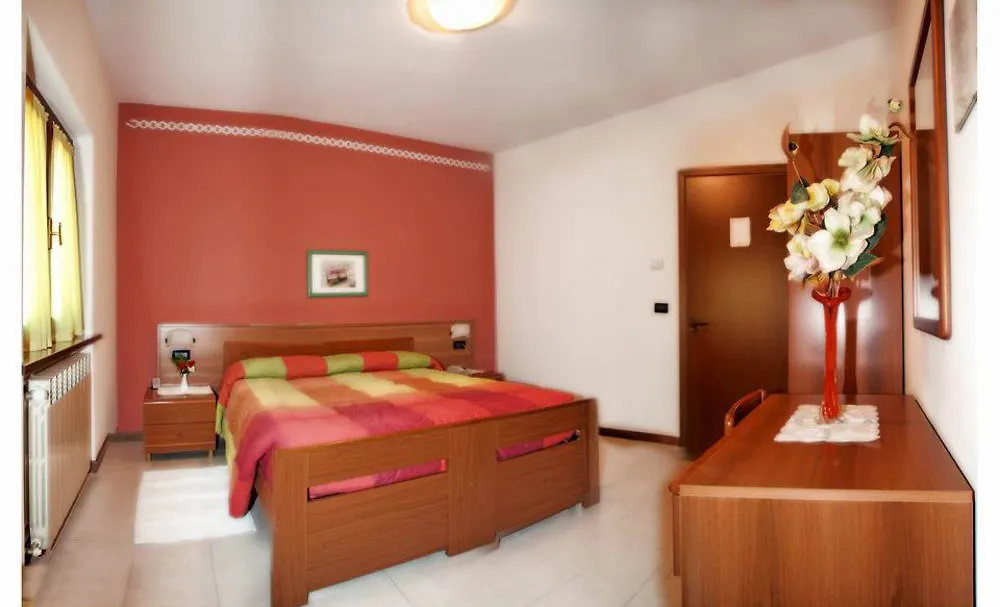 Albergo Il Castellino Boario Terme 3*,